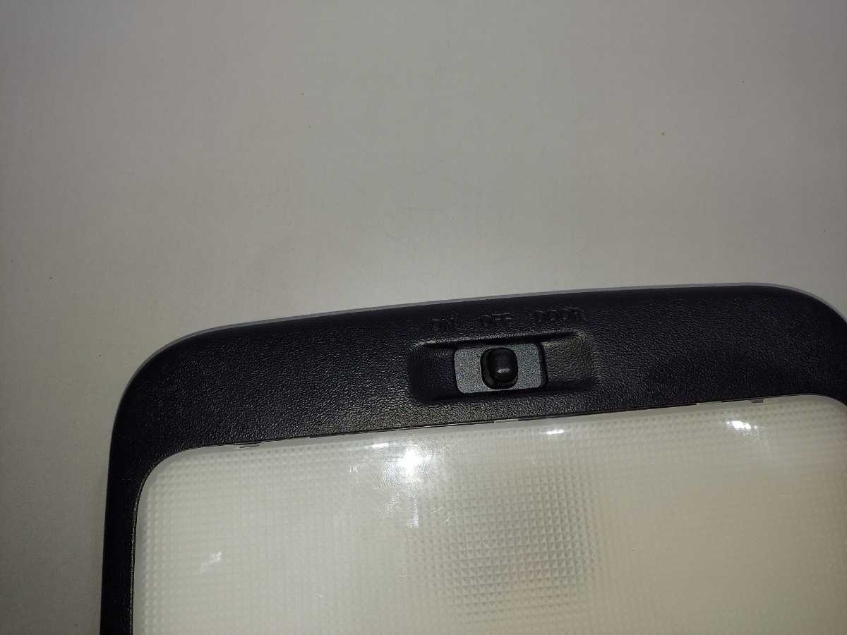 【新車外】200系ハイエース用純正ルームランプ　ブラック　ダークプライム2_3