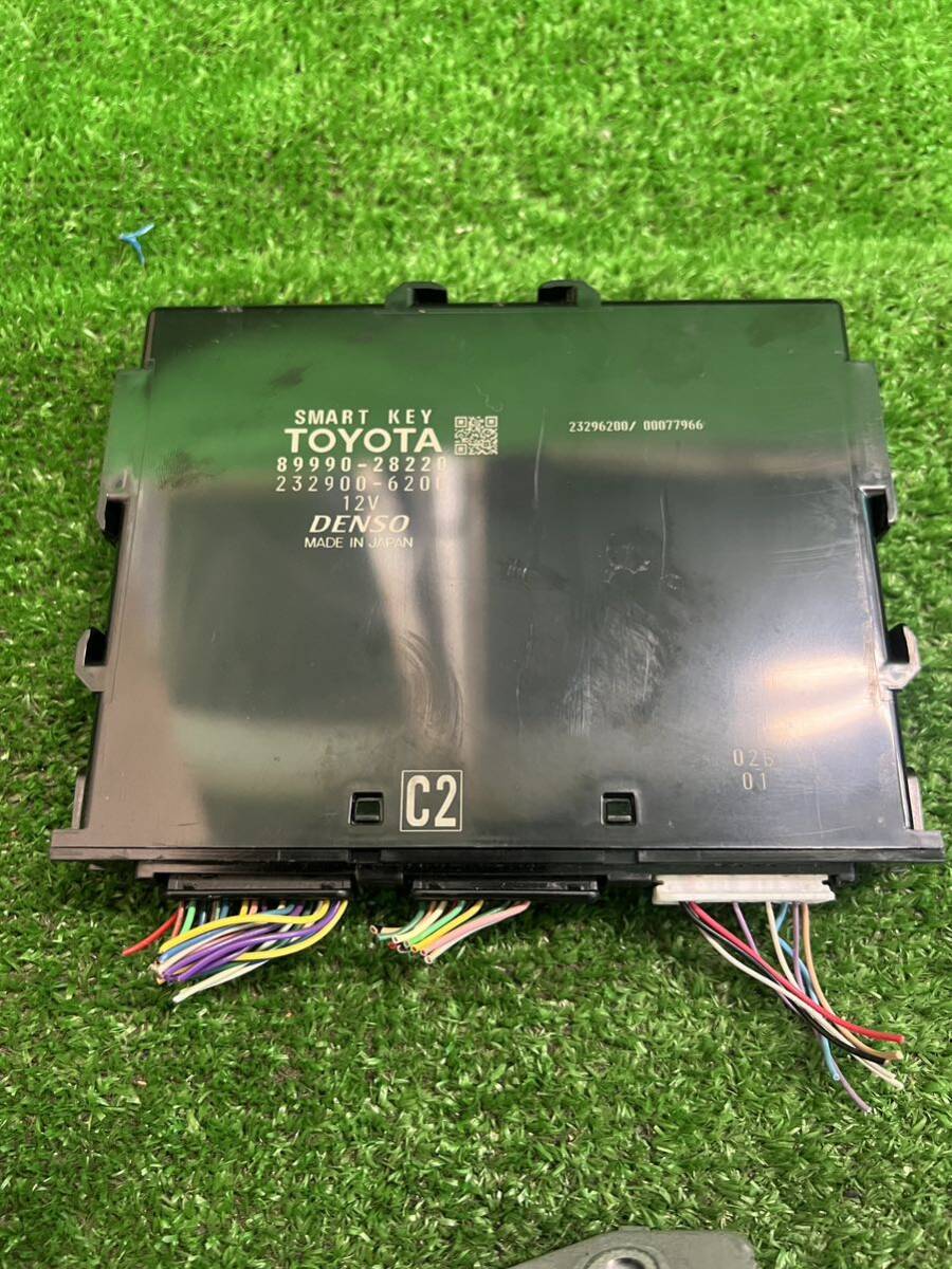 トヨタノアZRR80W ZRR85W スマートキー 1個コンピュータセット89990