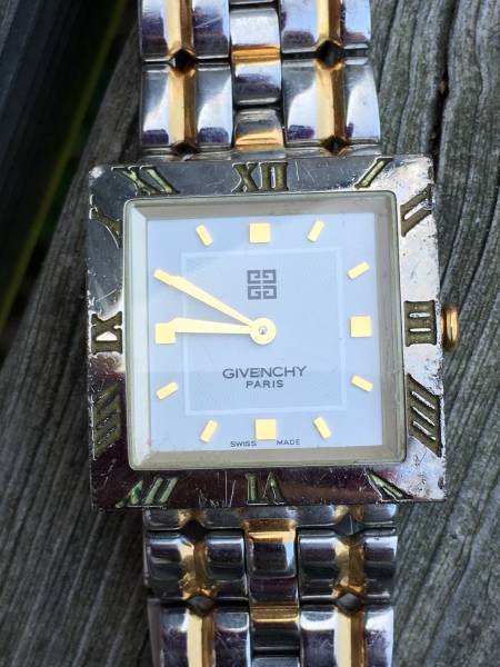 GIVENCHY ジバンシー クオーツ メンズ腕時計 swiss made