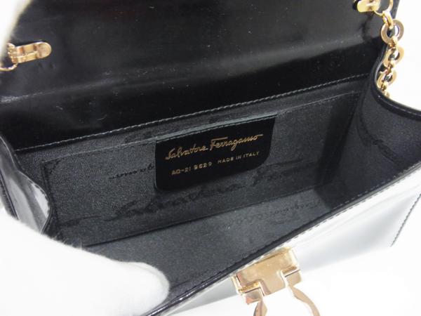 1円　美品　フェラガモ　ガンチーニ　チェーンショルダー　黒