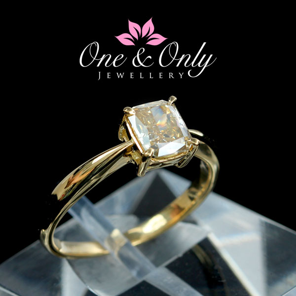 《1円》1.018ct/SI2 プリンセスカットダイヤK18リング/鑑定付_1