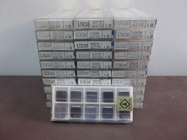 【新古品】 フライス用チップ SDCN42ZTN UX30 310個セット