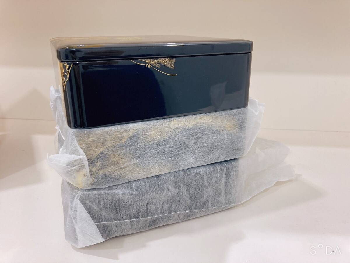◇【未使用】暮らしの器 御重箱 三段本重 古木松 沈金 天然木 本うろし