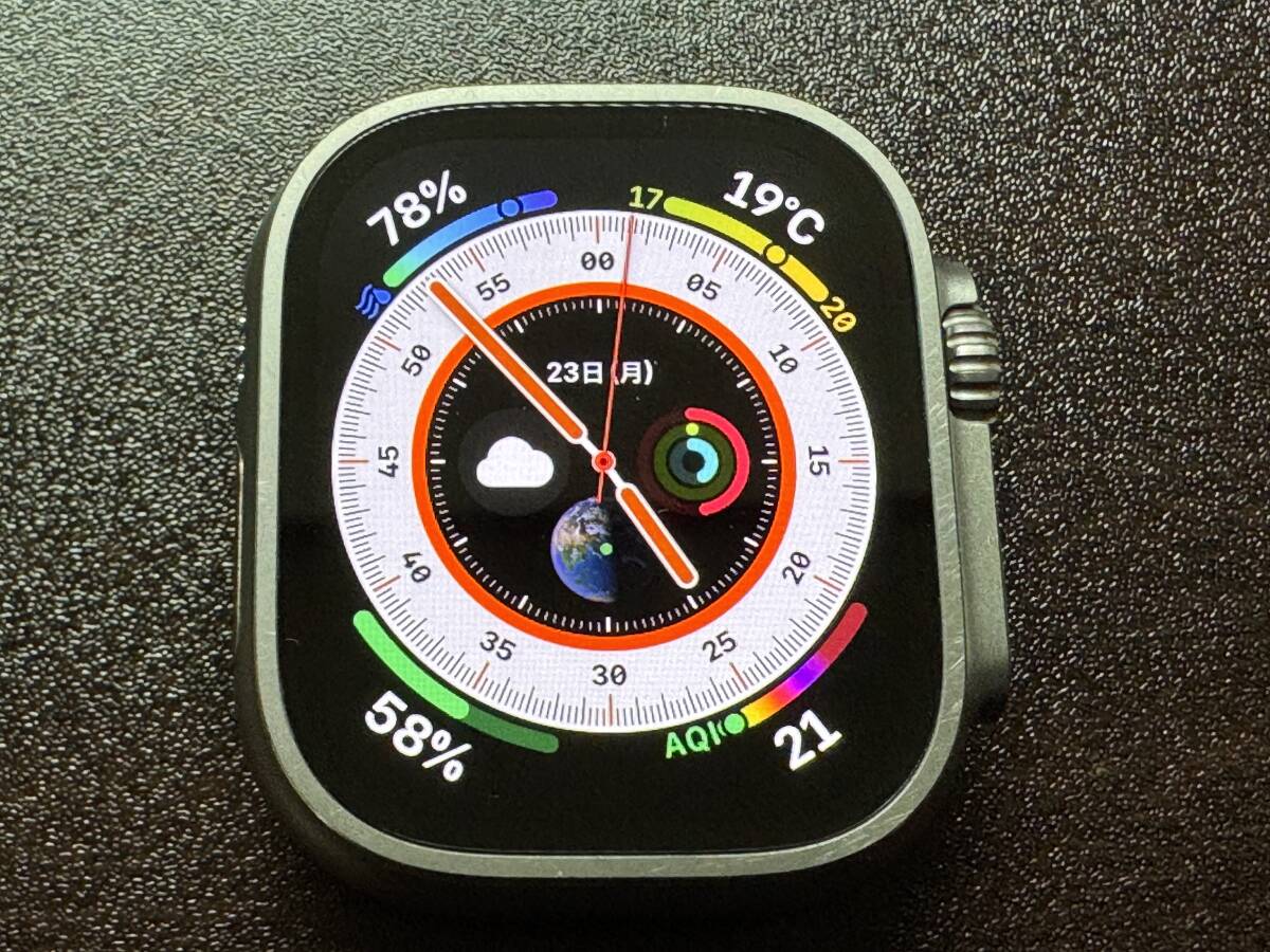 美品 Apple Watch Ultra 2 GPS + Cellularモデル 49mmチタニウムケース バッテリー最大容量100％ ブルー/ブラックトレイルループ MRF63J/A_2