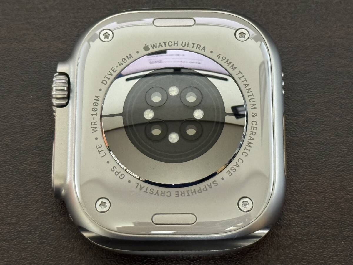 美品 Apple Watch Ultra 2 GPS + Cellularモデル 49mmチタニウムケース バッテリー最大容量100％ ブルー/ブラックトレイルループ MRF63J/A_6