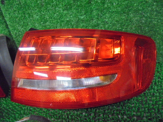 A4 Headlight AUDI with 2008-2012 50度未使用 7FJ5529 ACN2)) アウディ A4 ABA-8KCDNF 2011年 アバント 純正 テールライト＋フィニッシャーランプ4点セット　08S 8K9 945 094 B