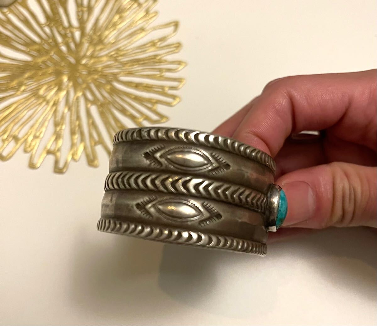 ナバホ　アンティーク　ビンテージ　バングル　インゴットシルバー　c.1920〜 1920 ビンテージ ナバホ バングル インディアンジュエリー ネイティブ