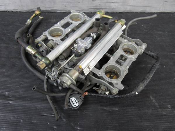 中古品 VFR800P RC49 スロットルボディ 白バイ POLICE 希少 レア