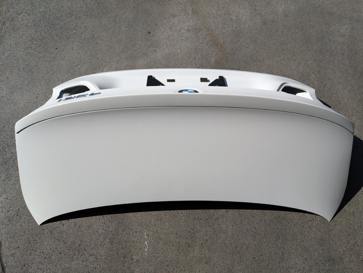 H28年 BMW 4シリーズ 435i クーペ Mスポーツ F32 DBA-3R30 トランクリッド 白 300 41007381193 [ZNo:06005275] BMW 435i 4シリーズ Mスポーツ（BMW）[8AT]の 435iクーペ 絶妙の変化