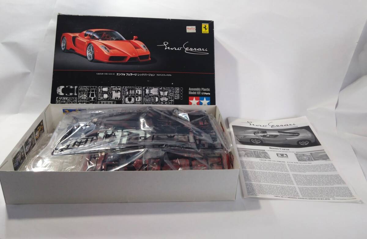タミヤ　１/２４　スポーツカーシリーズ　エンツォ　フェラーリ（レッドバージョン）　フルディスプレイモデル_3