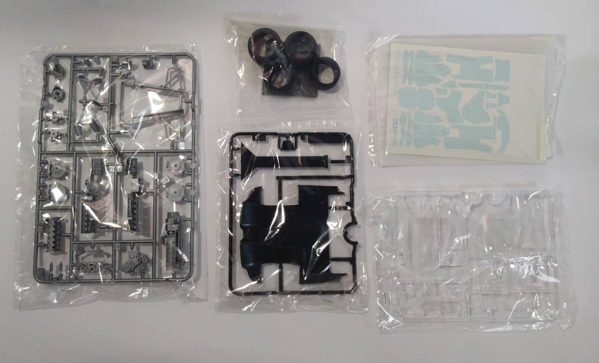 タミヤ　１/２４　スポーツカーシリーズ　エンツォ　フェラーリ（レッドバージョン）　フルディスプレイモデル_6