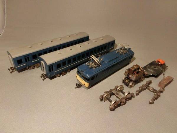 あ★HOゲージ★メーカー不明★壊れたED100-1と客車２両