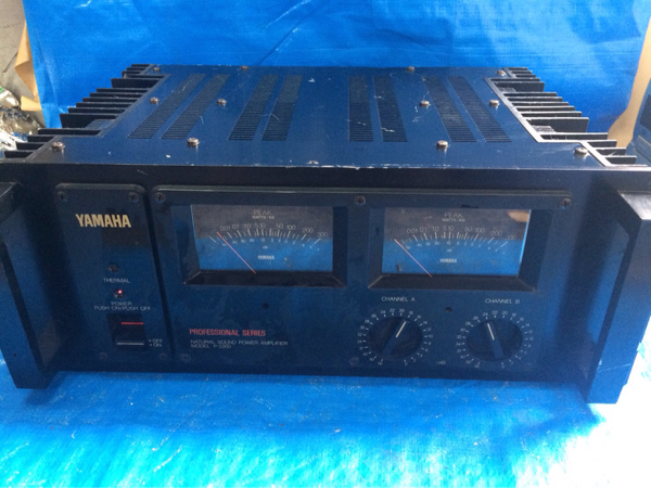 YAMAHA P-2200 パワーアンプ A2