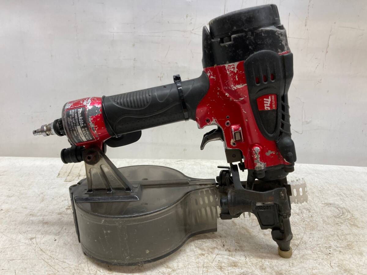 中古品】☆makita(マキタ) サイディング用高圧エア釘打機 (シート釘[逆 