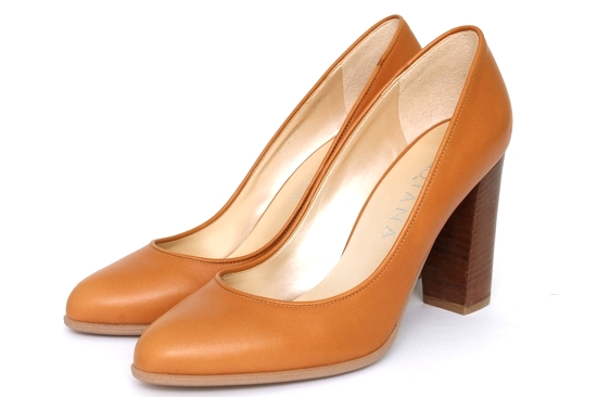 超美品 DIANA ダイアナ レザー アーモンドトゥ パンプス 24 茶