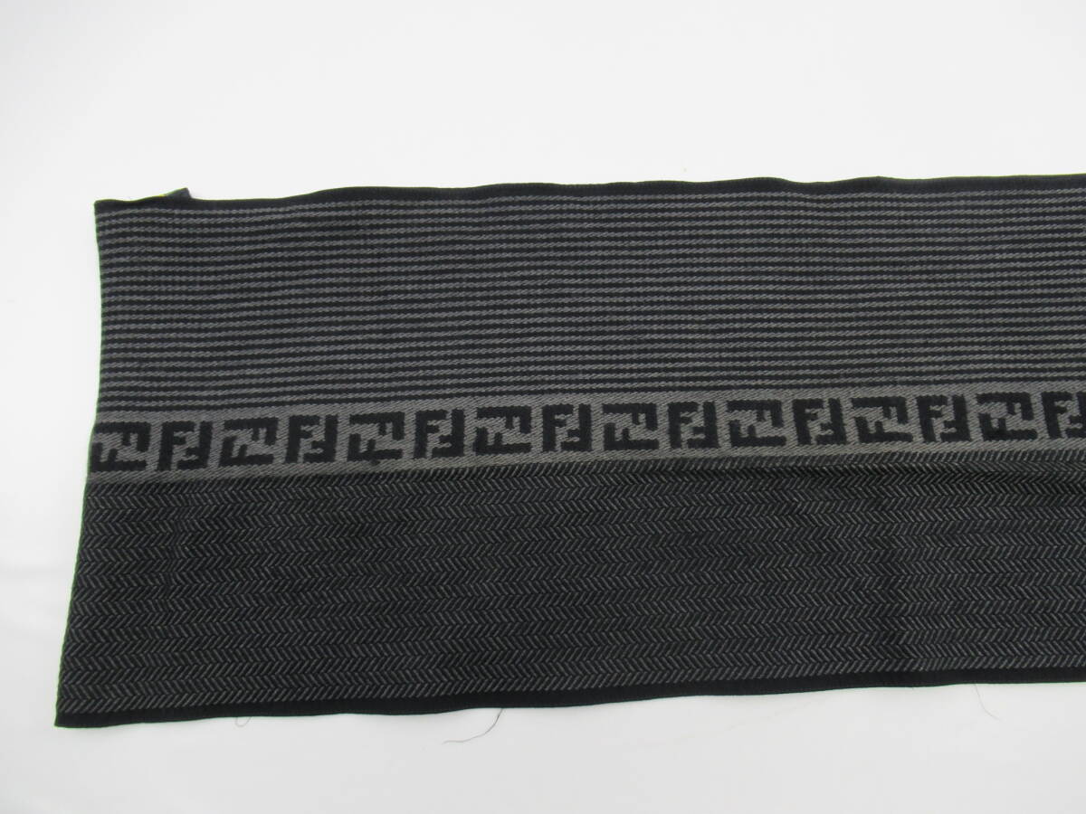 【限定値下げ‼️】 FENDI ストールブラックウールシルクフリンジ 正規品 ☆【B送900円】1264 FENDI フェンディ マフラー ウール100％ 切替し