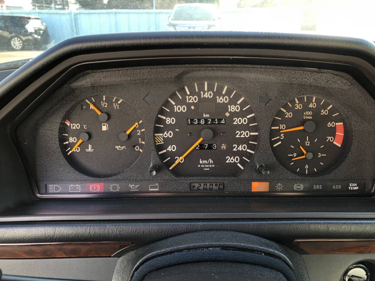 メルセデスベンツ　W１２４　５００E　１９９２年式_10