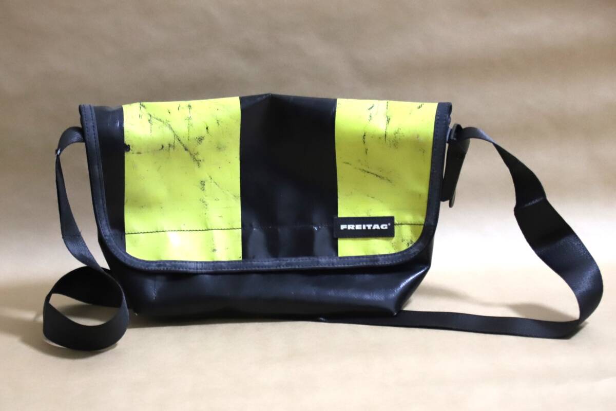 FREITAG メッセンジャー ショルダー F12 ブラック 黒 オレンジ 美品