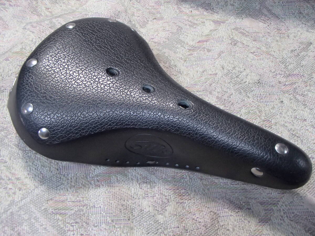 レザー サドル 革サドル ブラック 銅スタッズ レザー サドル 革サドル ブラック 銅スタッズ