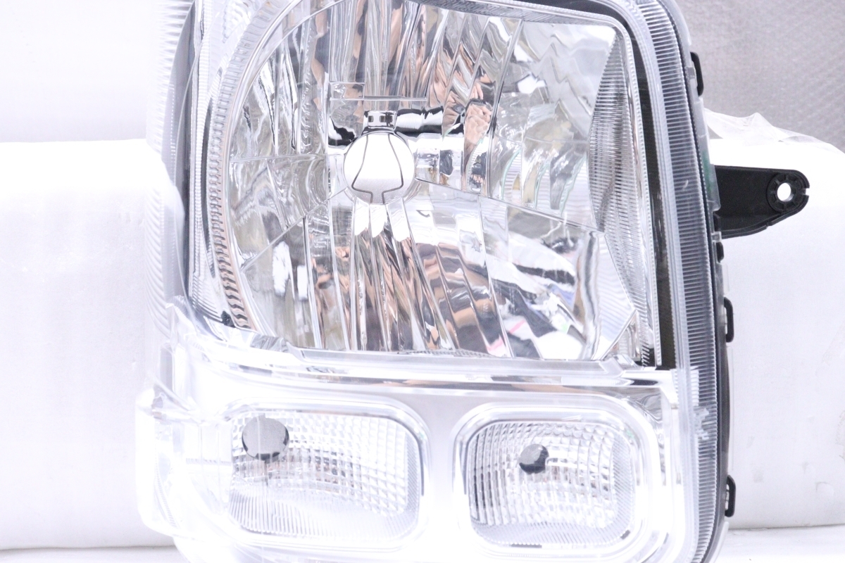 51-624☆美品☆ハロゲン DA17V エブリィバン☆右ヘッドライト