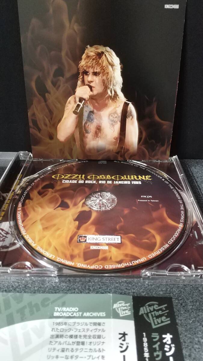 CDバッドランズ　2枚セット　ジェイクＥリー　帯付き正規品 Amazon.co.jp: Badlands : ミュージック