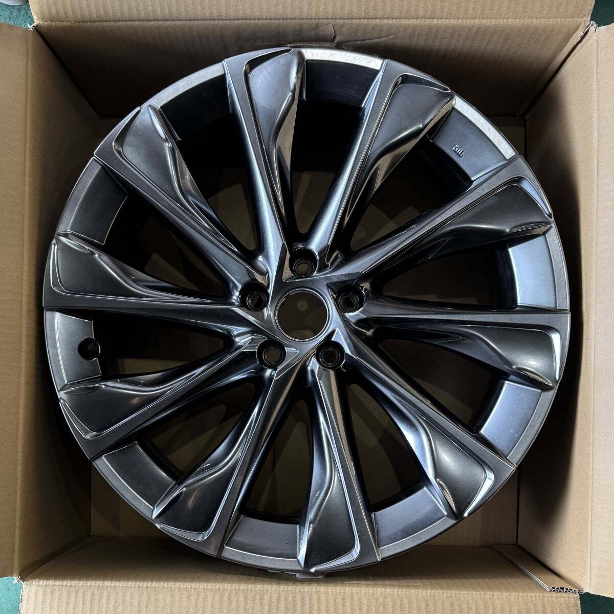 新品】新車外し クラウンクロスオーバー 純正21インチアルミホイール 4
