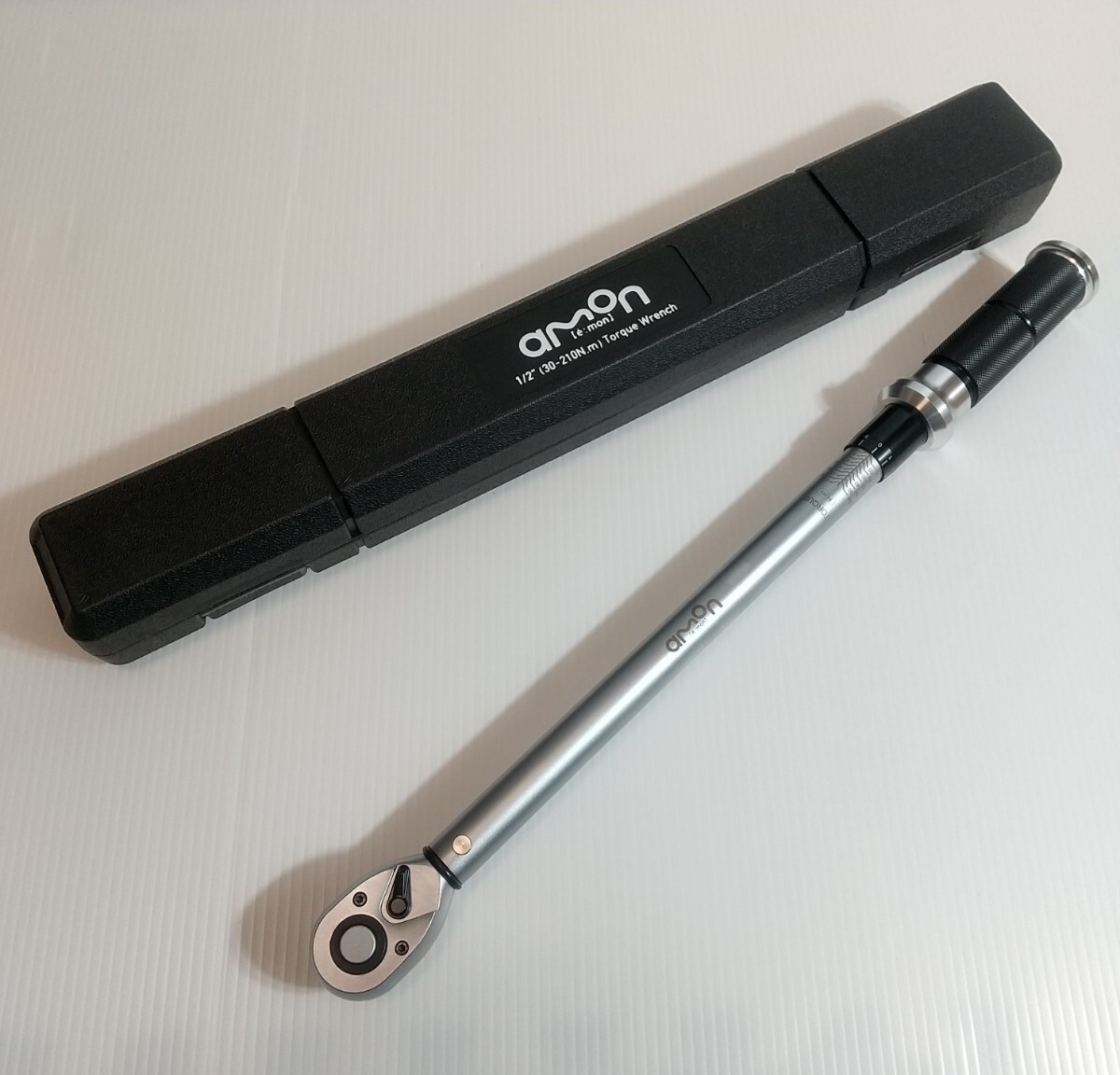 【送料無料，限定セール】 品 amon エーモントルクレンチ 差し込み角12.7mm トルク範囲30N m~210N m 校正証明書付き タイヤ交換(トルクレンチ)｜売買されたオークション情報、yahooの商品情報をアーカイブ公開 - オークファ トルクレンチ