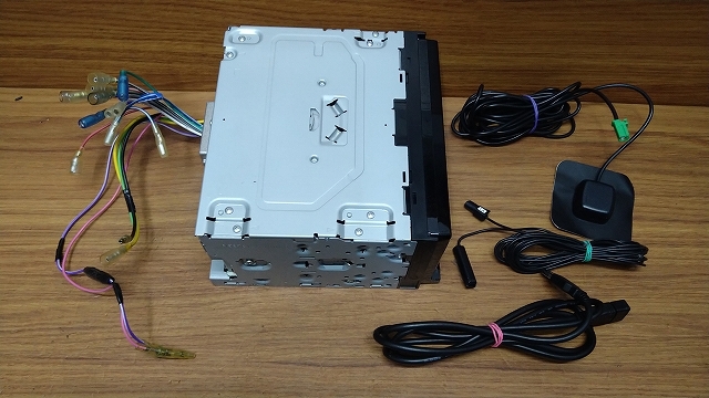 メモリーナビ carrozzeria AVIC-RZ302 ワンセグ受信 DVD再生 USB 2018