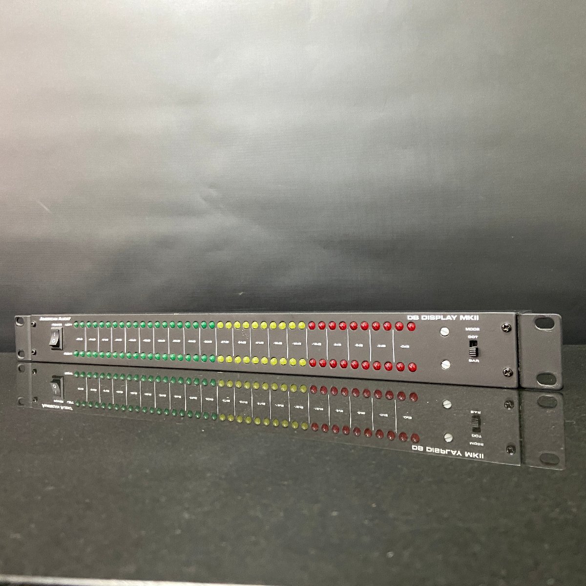 DB Display MKII American Audio LED Rack com: ADJ - Level 0 