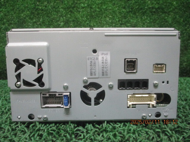 パナソニック ストラーダ メモリーナビ CN-RE05WD CD/DVD/SD/Bluetooth