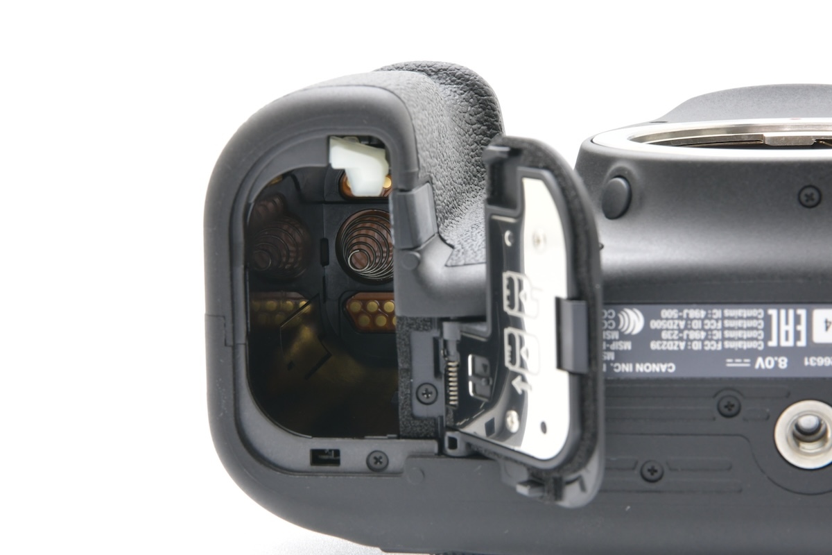 未使用 Canon EOS6D Mark II + ZOOM LENS EF 24-70mm F4 L IS USM キット キヤノン デジタル一眼レフカメラ ■31601_7