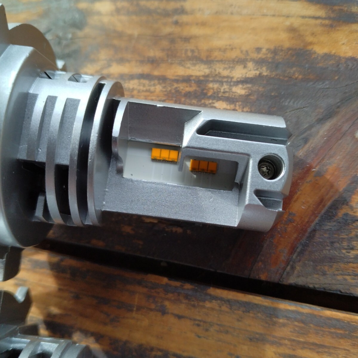 LEDヘッドライト H4 Lmmc製中古 Hi Lo Juwel Metal_2