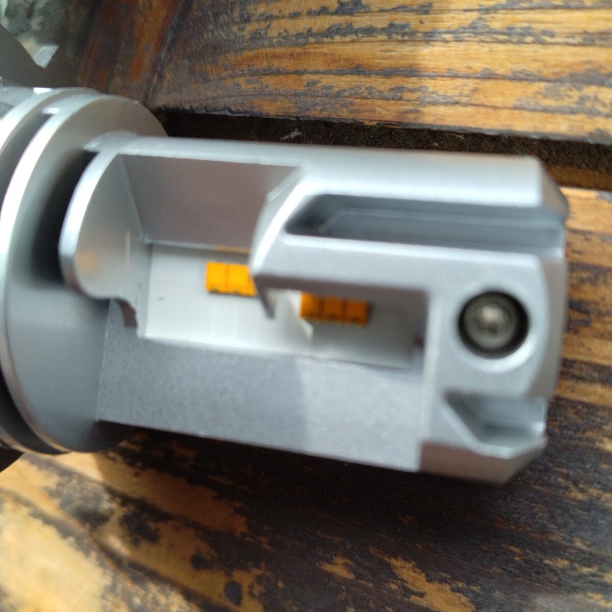 LEDヘッドライト H4 Lmmc製中古 Hi Lo Juwel Metal_8