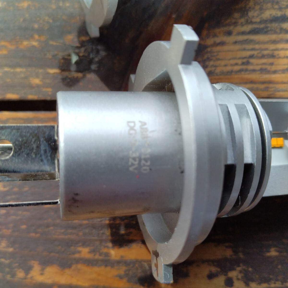 LEDヘッドライト H4 Lmmc製中古 Hi Lo Juwel Metal_9