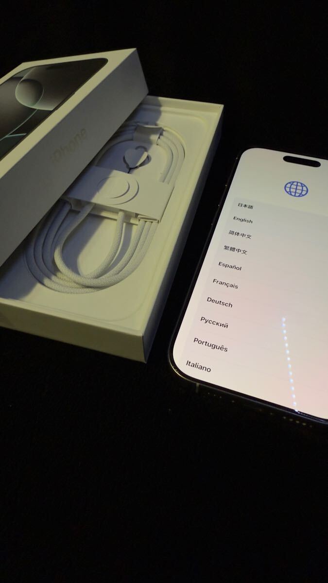 【新品同様】iPhone16Pro 256GB SIMフリー ホワイトチタニウム_3