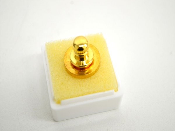 KM657○レトロ品!!○日本赤十字社 金色有功章 + 純銀バッジ・金色特別