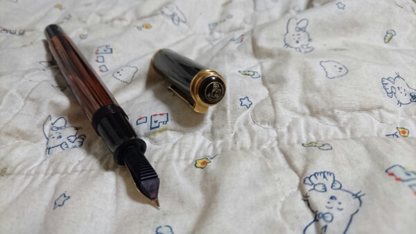 ペリカン 万年筆 14C-585 EF 茶縞 美品