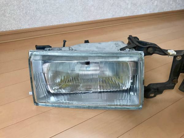 純正AE86後期レビンヘッドライト左・右