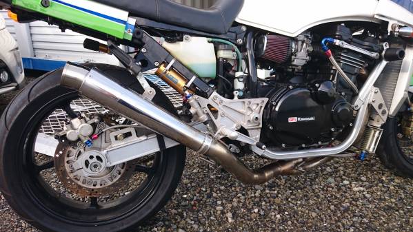 マフラー | ヨシムラ GPZ900R メルカリ サイクロン - 2026年最新 