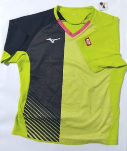 ユニセックス古着B610■ミズノ　Mサイズ■卓球ユニフォームゲームシャツウェアーとゼッケ