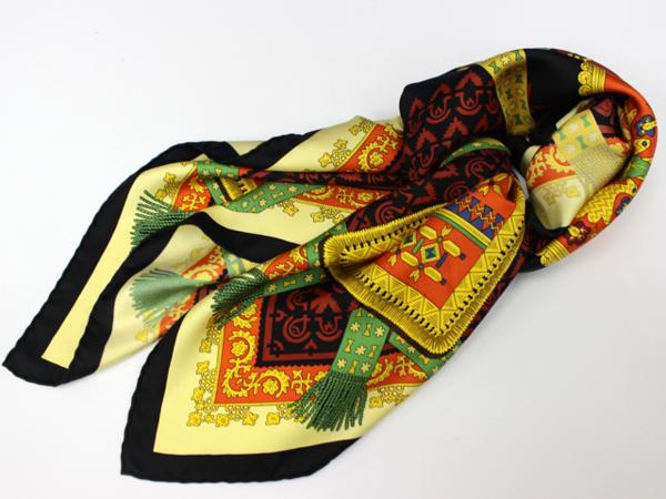 【目玉！】エルメスカレ大判スカーフ Torins　dor リボン柄