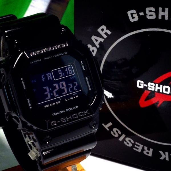 新品 CASIO カシオ G-SHOCK グロッシー・ブラック タフソーラー 160