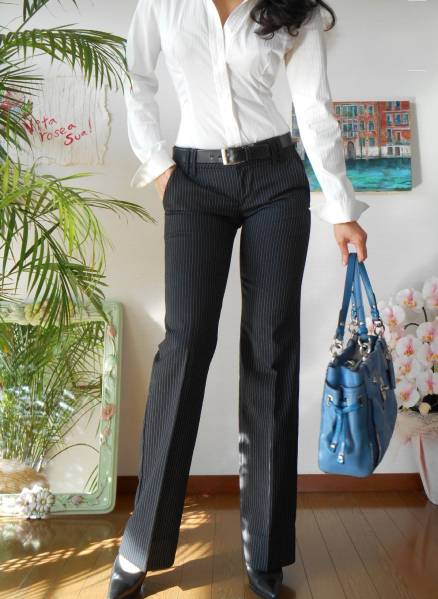 イタリア製fornarina*27，300円 ピンストライプパンツ*黒*新品*