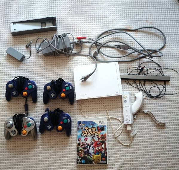wii本体、大乱闘スマッシュブラザーズX等セット Wii 大乱闘スマッシュ