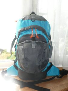 [極上] Columbia コロンビア 容量25L位 バックパック デイパック 登山リュック 青/黒 ハ
