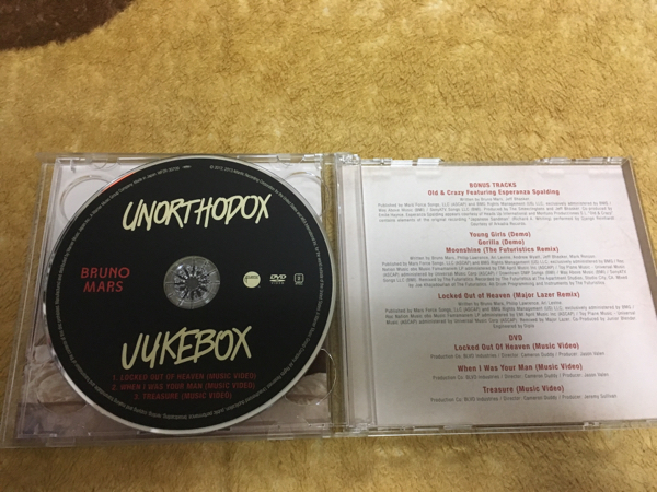 ブルーノ・マーズ/アンオーソドックス・ジュークボックスCD＋DVD_3