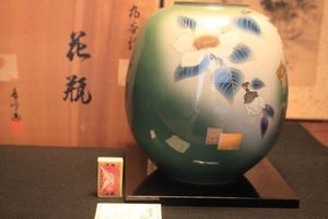 九谷焼　青峰　花瓶 九谷 青峰の値段と価格推移は？｜1件の売買データから九谷 青峰の価値