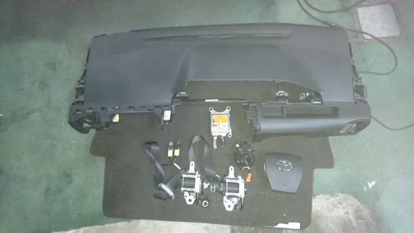 NHP10　アクア　Gs　ＳＲＳ　エアーバック一式