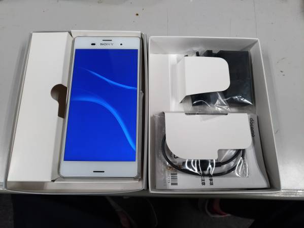 [送料無料]名機　docomo Xperia Z3 SO-01G ホワイト 判定○