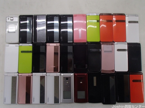 定番，お得 ☆ガラケーいろいろ30台□docomo/au☆Joshin(ジャンク)8496